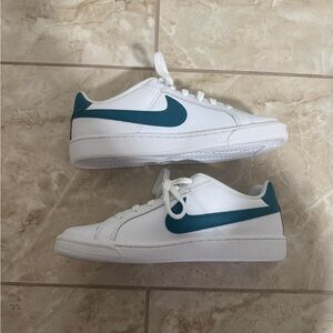 Nike Court Royale Low Womens Casual Shoes